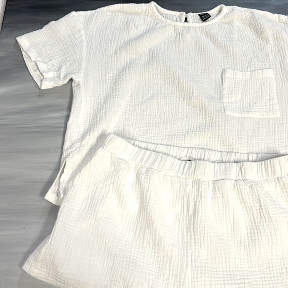 Lightweight linen-like breathable shorts & top outfit, never worn. ￼ - Picture 7 of 10